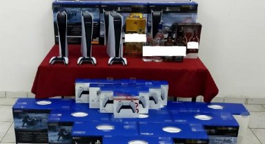 Edirne'de 400 bin lira değerinde oyun konsolu ve kaçak içki ele geçirildi