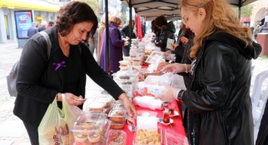 Edirneli kadınlardan depremzedeler için kermes