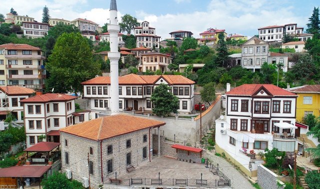 Ekim: "Ortamahalle'yi her yönüyle gelecek kuşaklara aktarmak için çaba sarf ediyoruz"