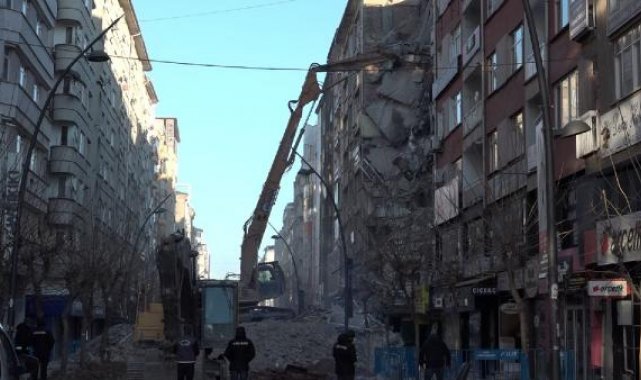Elazığ'da ağır hasarlı 29 binanın yıkımı tamamlandı