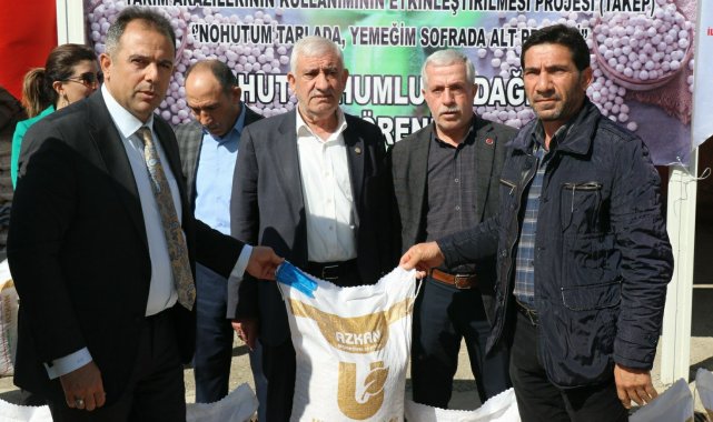 Elazığ'da çiftçilere yüzde 75 hibeli nohut tohumu dağıtımı yapıldı