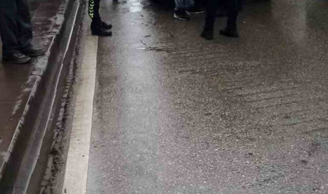 Elazığ'da motosiklet yayaya çarptı: 2 yaralı