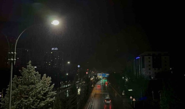 Elazığ'da sağanak etkisini sürdürüyor