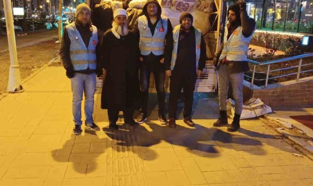 Emekli polis ve arkadaşlarından deprem bölgesine yardım eli
