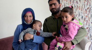 Enkaz altından çıkarılan bebek, 50 gün sonra ailesine kavuştu