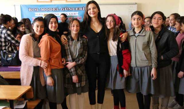 Erciş'te kadın ve öğrenciler rol modelleriyle buluşturuluyor