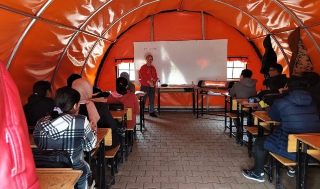 Erzincan'dan Malatya'ya giden gönüllü öğretmenler ders başı yaptı
