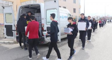 Erzurumlu öğrenciler, Adıyaman'daki öğrencilere bir minibüs dolusu kitap gönderdi