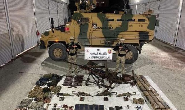Etkisiz hale getirilen PKK'lı 4 teröriste ait silah ve mühimmat ele geçirildi