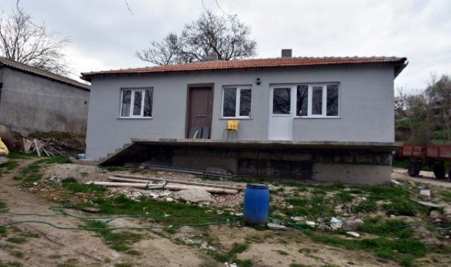 Evdeki yangında tüp bebek için biriktirdikleri para da yanan çift, yeni yuvalarına kavuştu