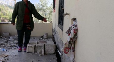 Fay hattının geçtiği yol çöktü, müstakil evin yönü değişti