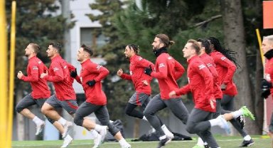 Galatasaray'da Mertens özel program dahilinde çalıştı