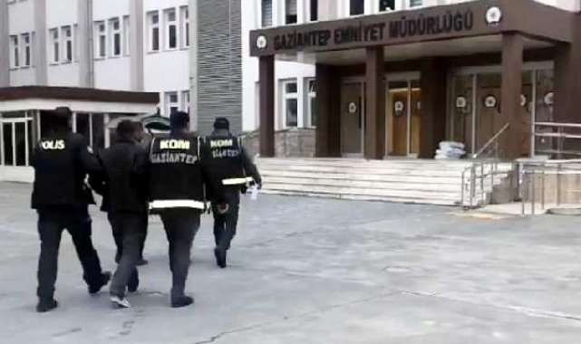 Gaziantep'te, yıkılan binalara yönelik soruşturmada 2 gözaltı