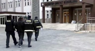 Gaziantep'te, yıkılan binalara yönelik soruşturmada 2 gözaltı