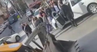 Gaziosmanpaşa'da tartıştığı sürücünün aracına çarptı