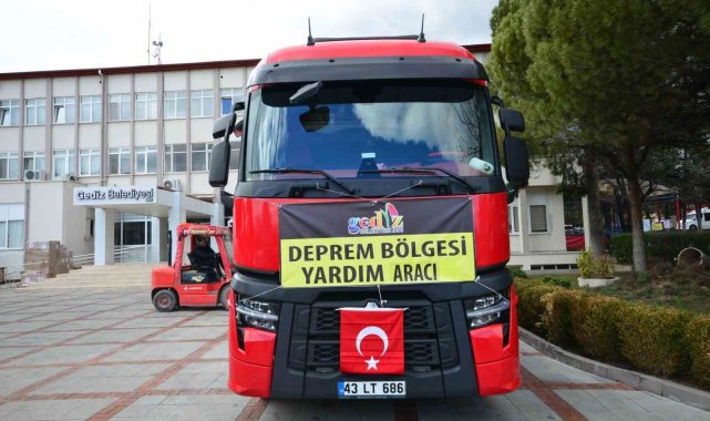 Gediz'den gıda kolisi yüklü tır yola çıktı