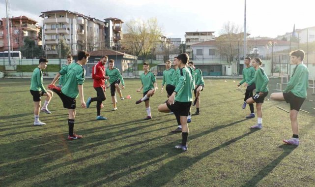 Genç horozlar, U15'de ligi galibiyetle kapatmak istiyor