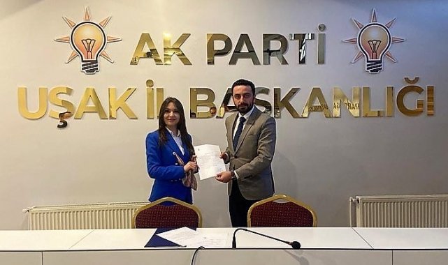 Genç Melisa milletvekili aday adaylığı müracaatını yaptı