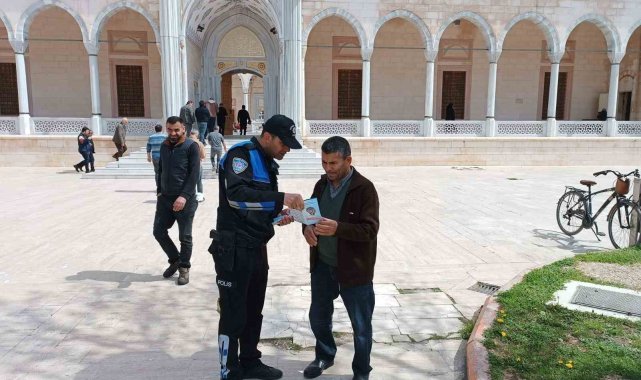 Gerçek polis cami, okul, çarşı ve pazarda "sahte polis" uyarısı yaptı