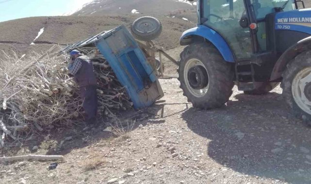 Gevaş'ta şiddetli fırtına hayatı olumsuz etkiledi