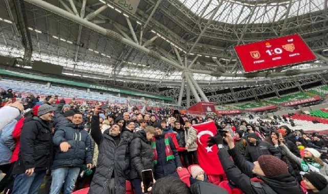 Gökdeniz ve Rubin Kazan depremzedeleri sevindirdi