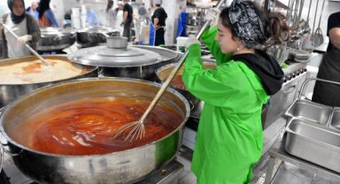Gölcük depremini yaşayan mühendis, depremzedelere yardım için 46 saatlik gemi yolculuğu yaptı