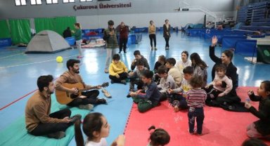 Gönüllü akademisyenler, psikososyal destek için afet bölgesinde