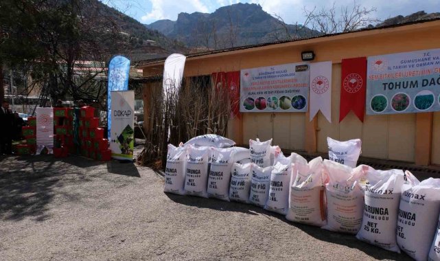 Gümüşhane'de üreticilere yem bitkisi, fidan ve kırkım makinesi dağıtımı gerçekleştirildi