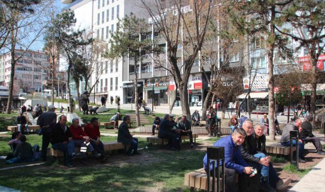 Güneş vatandaşları dışarıda vakit geçirmeye davet ediyor