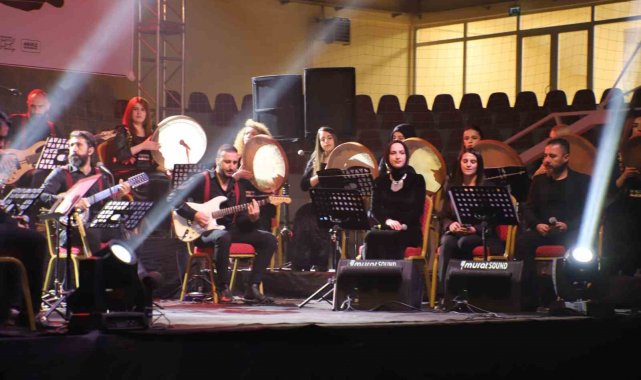 Hakkari'de depremzedeler için dayanışma konseri düzenlendi