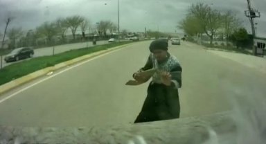 Halk otobüsün çarptığı zihinsel engelli öldü; kaza anı kamerada