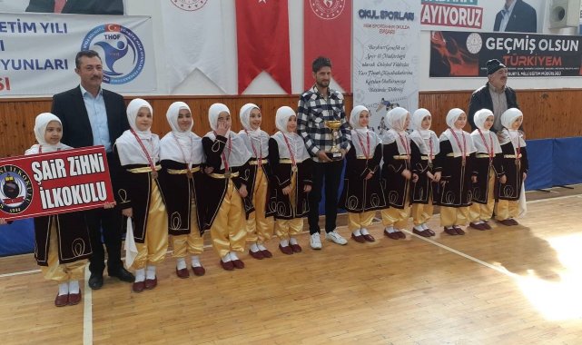 Halk oyunları küçükler kategorisinde Şair Zihni İlkokulu il birincisi oldu