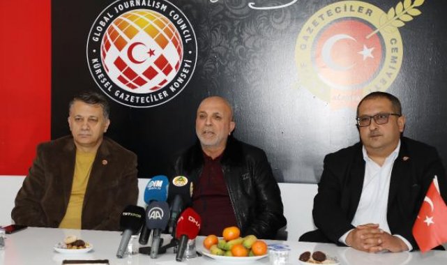 Hasan Çavuşoğlu: Türk futbolu da Türk hakemleri de baskı altında