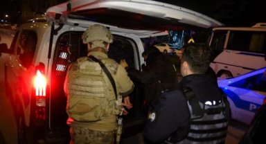 Hastaneden randevu alamadığını iddia edip, pompalı tüfekle rastgele ateş açtı
