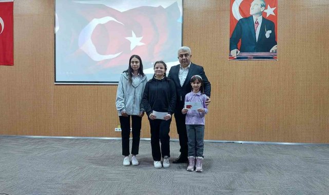 Hisarcık'ta derece alan öğrenciler ödüllendirildi