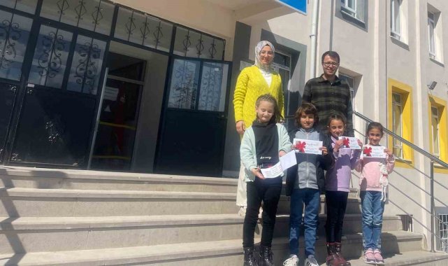 Hisarcık'ta zeka oyunları turnuvasında Atatürk İlkokulundan 4 öğrenci birinci oldu