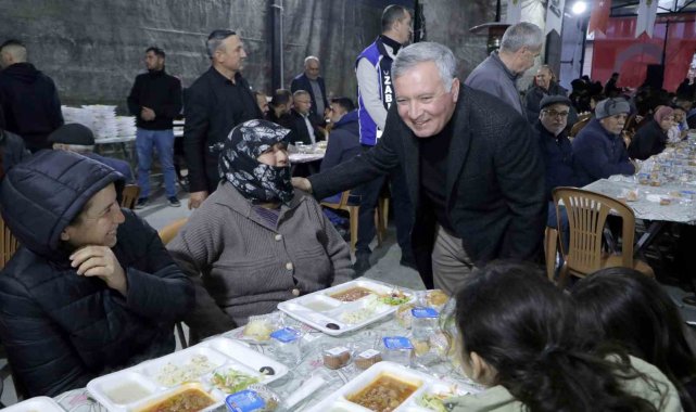 Honaz Belediyesi mahalle iftarlarında hemşehrileriyle buluşmaya devam ediyor