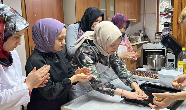 Hünerlerini kursta sergileyen kadınların hayali iş yeri açmak