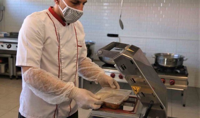İftarlık ve sahurluklar Merkezefendi Belediyesi Aşevinden