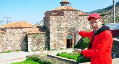 İki kez restore edilen 657 yıllık hamama zarar verip, yağmaladılar