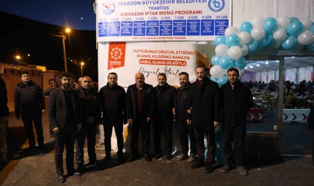 İlk iftarlarında depremzedeleri yalnız bırakmadılar