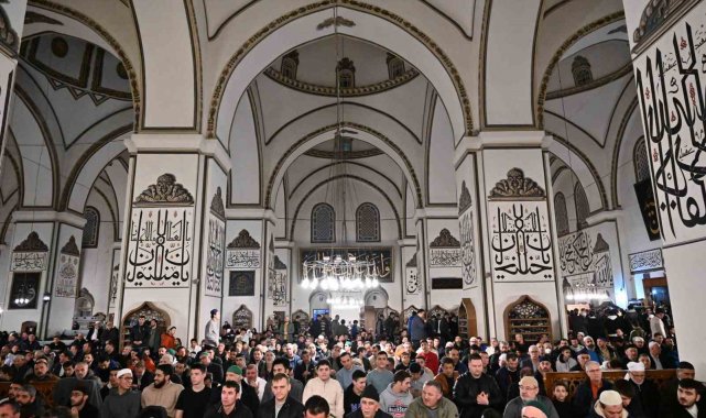 İlk teravih Ulu Cami'de