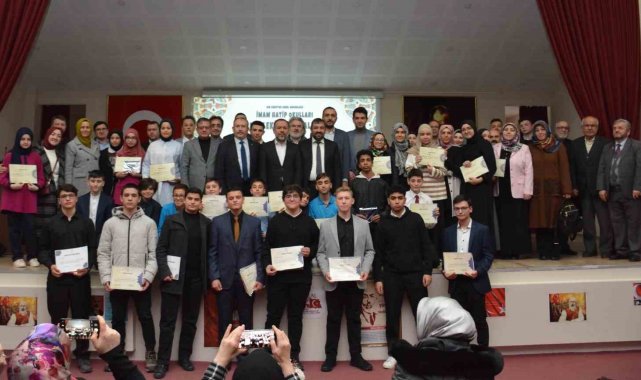 İmam Hatip Okulları "Mesleki Yarışmalarında" dereceye giren öğrenciler ödüllerini aldı