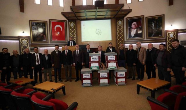 İnegöl Belediyesi'nde 50 üreticiye 250 arı kovanı