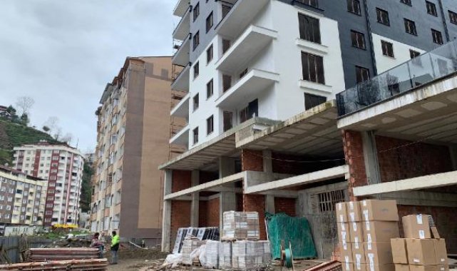 İnşaatın 5'inci katından düşen işçi öldü