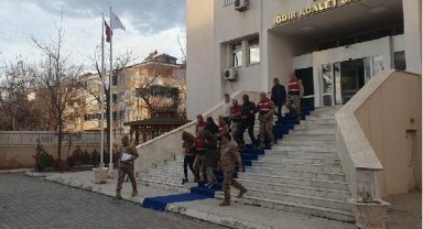 İş insanından şantajla 10 bin dolar isteyen 4 şüpheli yakalandı