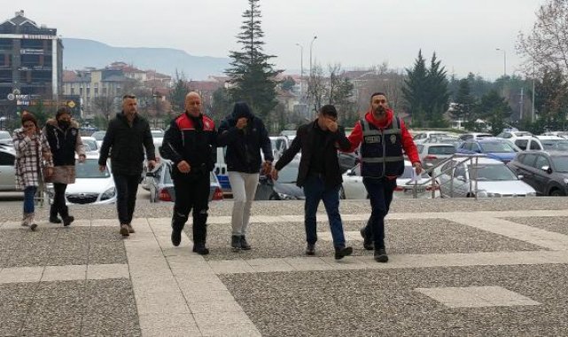 İş yerinden 500 bin TL çalan 3 şüpheli yakalandı; kasayı açmak için özel gitmiş