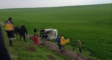İşçi servis minibüsü devrildi: 3'ü ağır, 9 yaralı