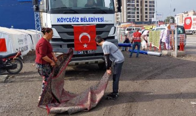 İskenderun'da sağanak etkili oldu; çadırlardaki depremzedeler zor anlar yaşadı