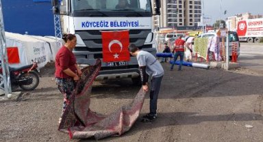 İskenderun'da sağanak etkili oldu; çadırlardaki depremzedeler zor anlar yaşadı